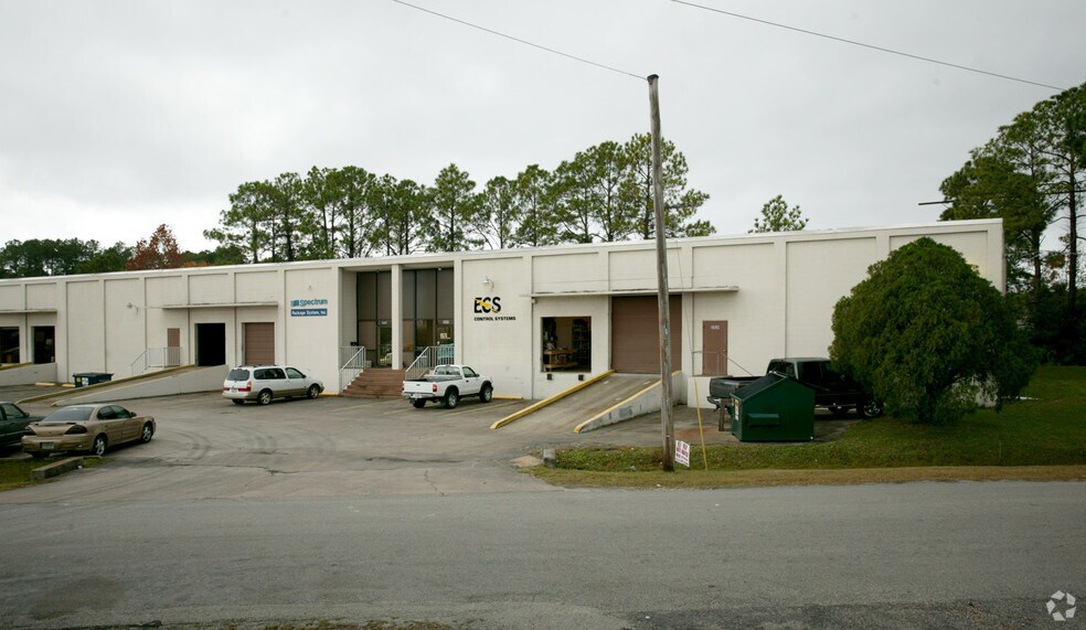 More Photos Of 3028 Mercury Rd, Jacksonville Warehouse For Lease