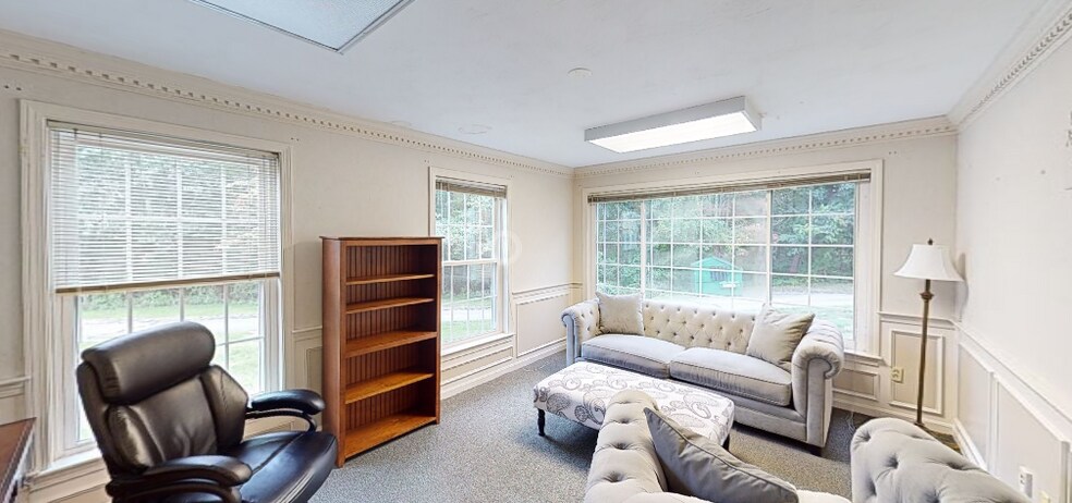 More Photos Of 360 State Route 101, Bedford Medical For Sale