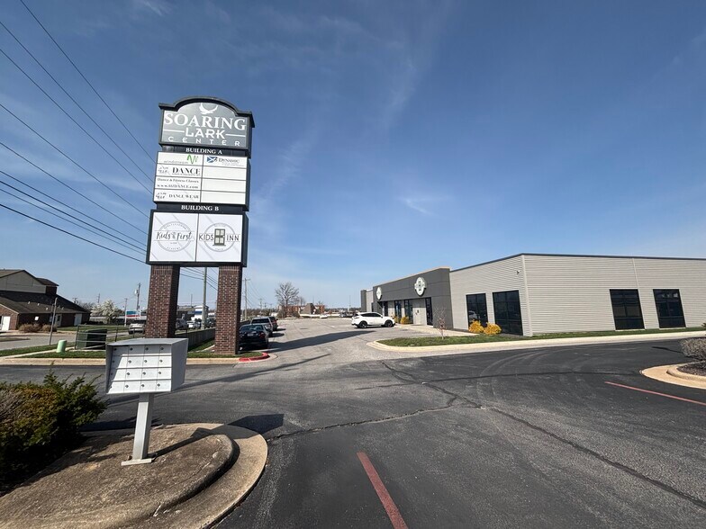 More Photos Of 1507 E Lark St, Springfield Office For Sale