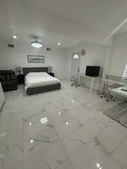 More Photos Of 4905-4907 E Nasa Pky, Seabrook Office Residential For Sale