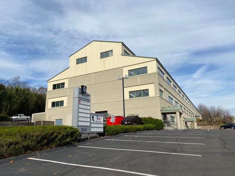 More Photos Of 345 Wilson Ave, Norwalk Warehouse For Lease
