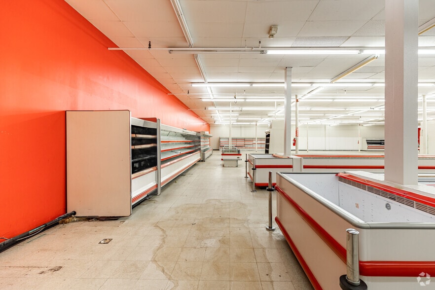 More Photos Of 1933 E Pembroke Ave, Hampton Storefront For Sale