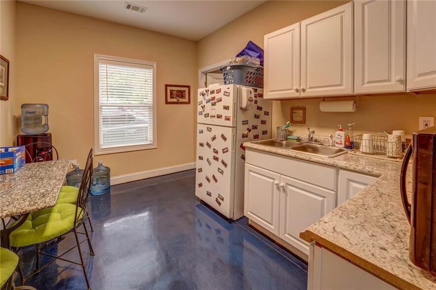More Photos Of 7117 Brown Bridge Rd, Covington General Retail For Sale
