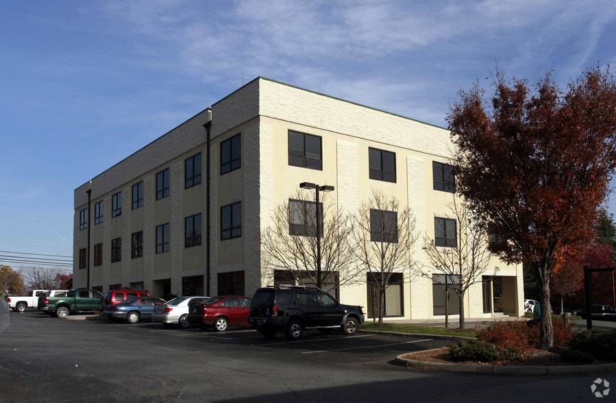 More Photos Of 684 Berkmar Cir, Charlottesville Office For Lease