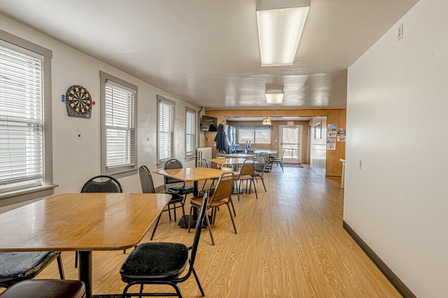 More Photos Of 127 W Main St, Belleville Restaurant For Sale