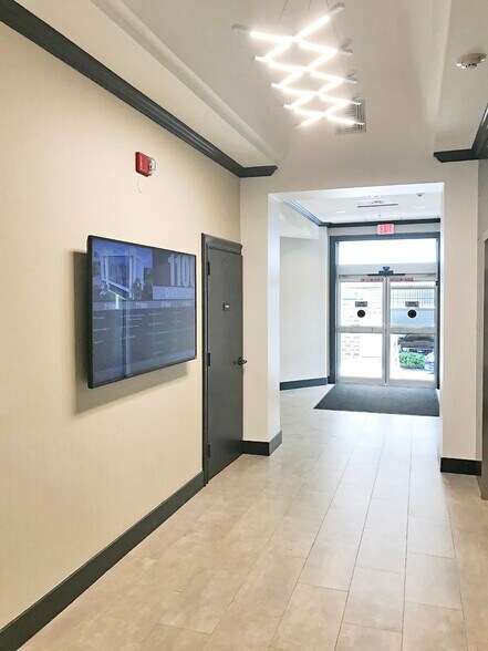 More Photos Of 1100 5th Ave S, Naples Office For Lease