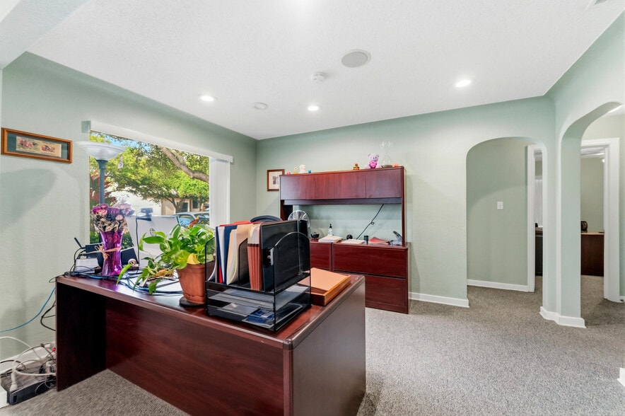 More Photos Of 130 Pinellas Way N, Saint Petersburg Office For Sale