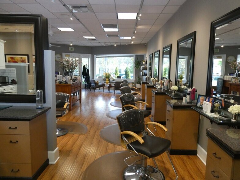 More Photos Of 1101 Foothill Blvd, La Cañada Flintridge Storefront For Lease