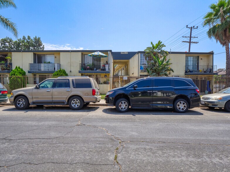 More Photos Of 10746 New Haven St, Sun Valley Apartments For Sale