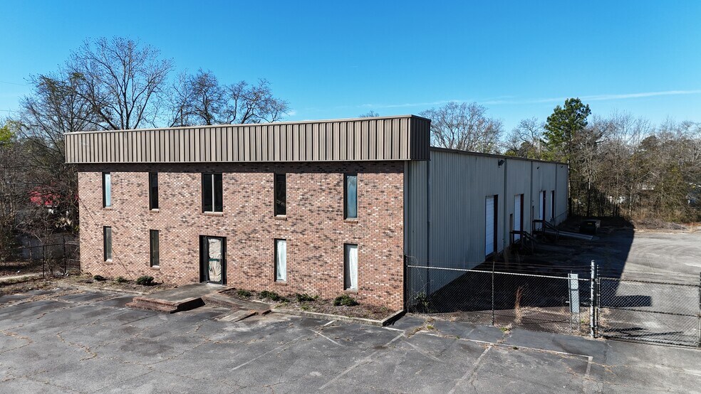 More Photos Of 3810 Lake St, Macon-Bibb Warehouse For Sale