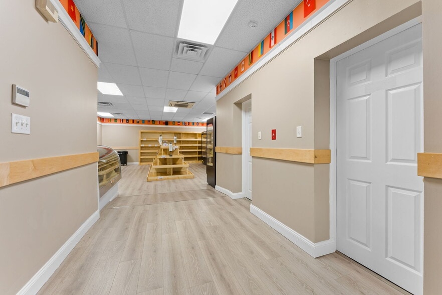 More Photos Of 628 Belmont St, Brockton Freestanding For Sale