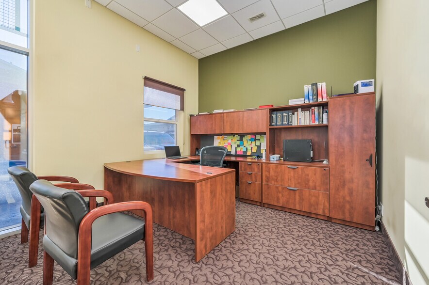 More Photos Of 4655 54th Ave NE, Calgary Warehouse For Sale