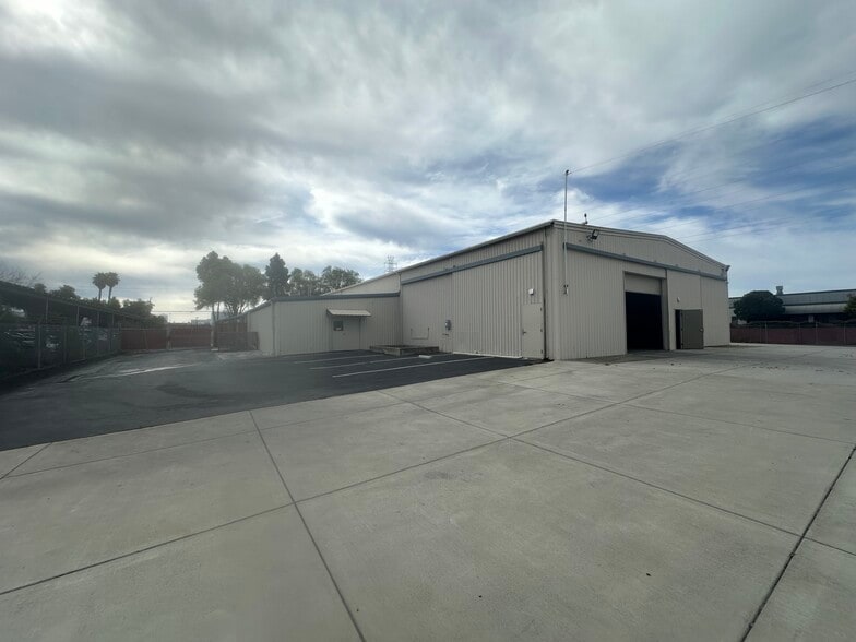 More Photos Of 893 Ames Ave, Milpitas Warehouse For Lease