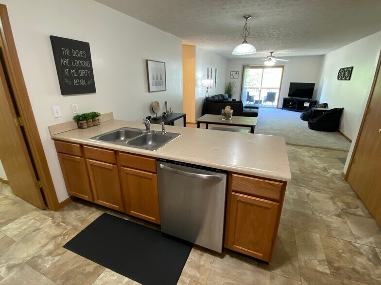 More Photos Of 1105-1117 Anthrop Dr, West Lafayette Apartments For Sale