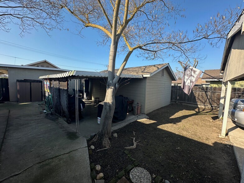 More Photos Of 150 N Acacia Ave, Ripon Multifamily For Sale