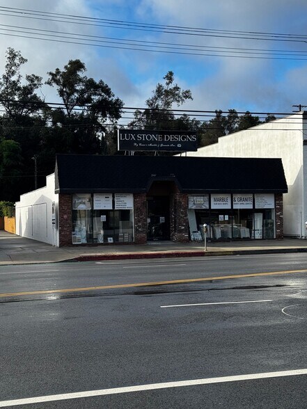 More Photos Of 22540 Ventura Blvd, Woodland Hills Storefront For Sale