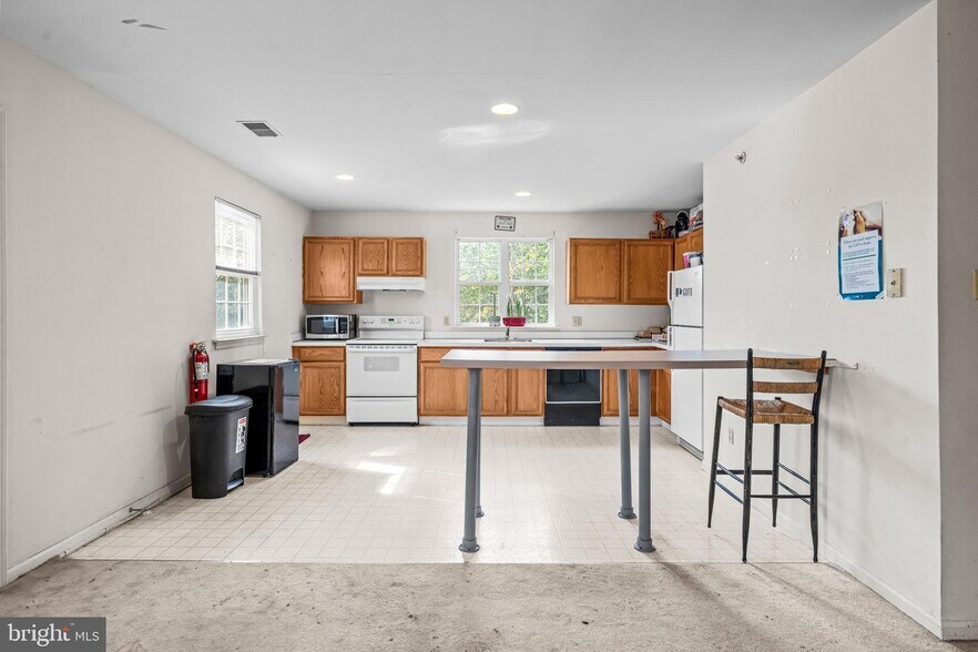 More Photos Of 405 W Wayne Ave, Wayne Office Residential For Sale