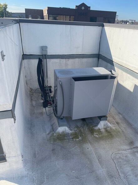 More Photos Of 1640 W Fullerton Ave, Chicago Bank For Sale