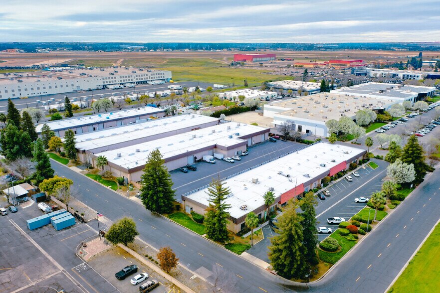 More Photos Of 105 W Dakota Ave, Clovis Industrial For Sale