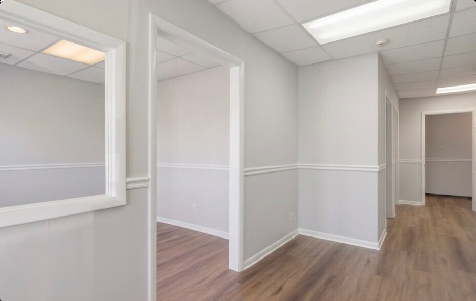 More Photos Of 165 Belle Forest Cir, Nashville Office For Sale