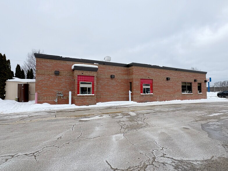 More Photos Of 1756 N Getty St, Muskegon Fast Food For Lease