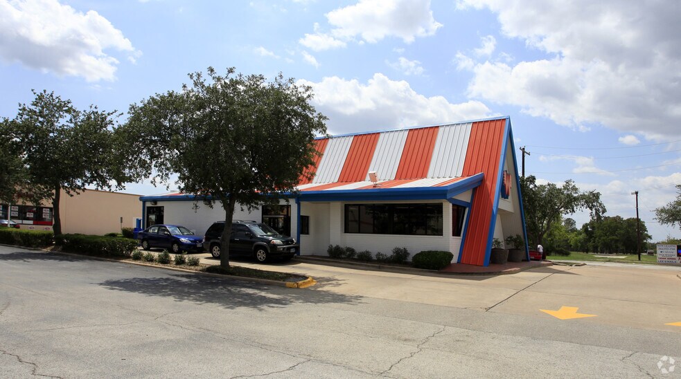More Photos Of 106 N Friendswood Dr, Friendswood Fast Food For Sale
