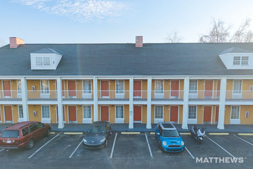 More Photos Of 119 Pinnacle Dr, Johnson City Hotel For Sale