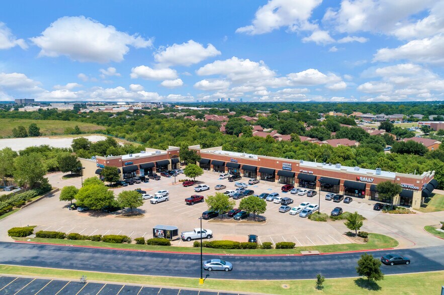 More Photos Of 5850 S Hulen St, Fort Worth Unknown For Lease
