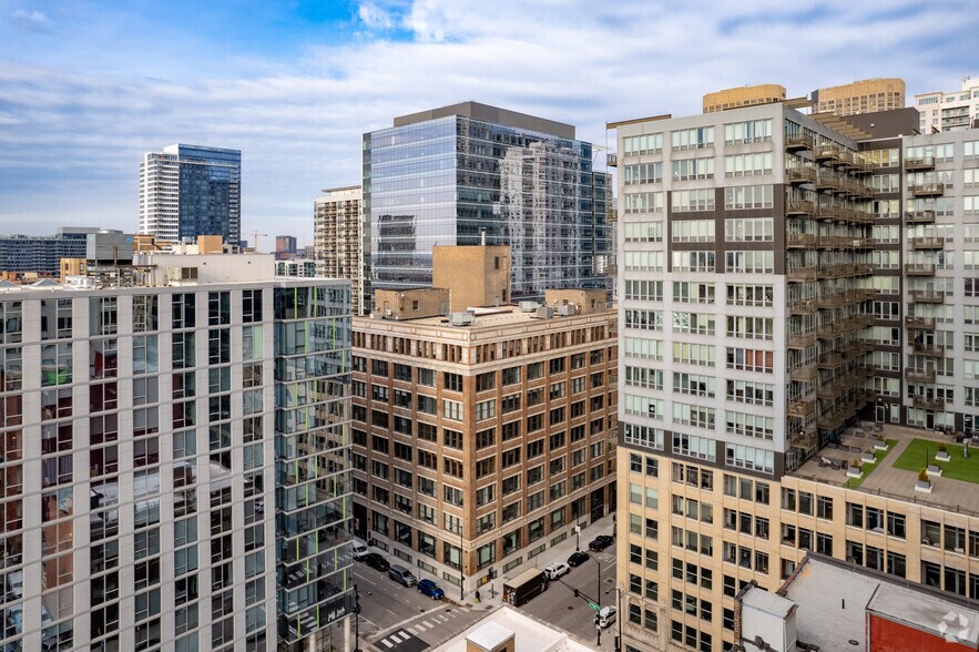 More Photos Of 600 W Jackson Blvd, Chicago Office For Lease