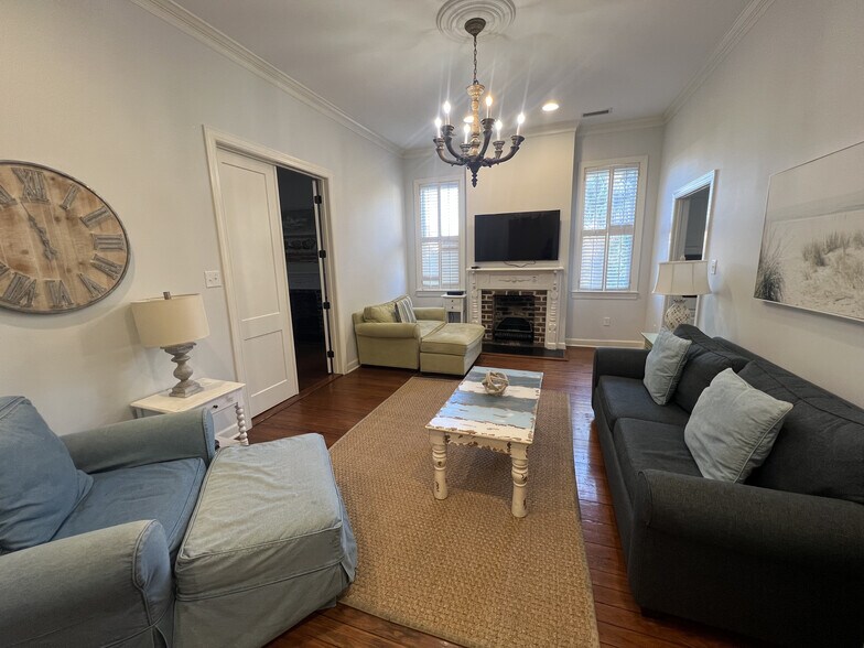 More Photos Of 419 Montgomery St, Savannah Storefront Retail Residential For Sale