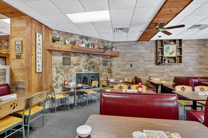 More Photos Of 550 McKeesport Rd, Elizabeth Freestanding For Sale