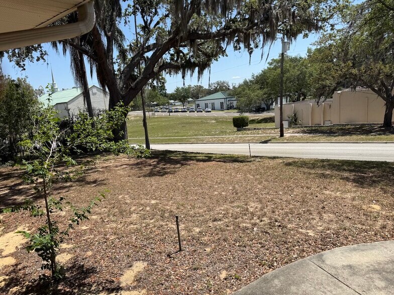 More Photos Of 103 Escambia Ave, Davenport Medical For Sale