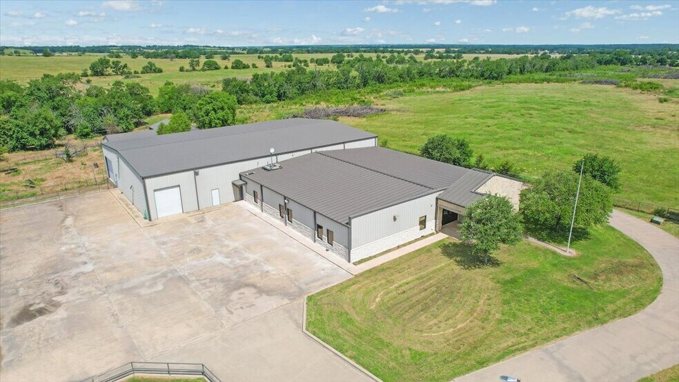 More Photos Of 350 Nails Crossing Rd, Caddo Warehouse For Sale