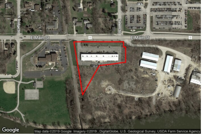 More Photos Of 330 E Main St, Rockton Unknown For Lease