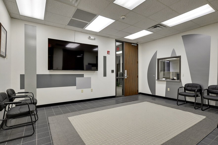 More Photos Of 4354 S Sherwood Forest Blvd, Baton Rouge Office For Lease