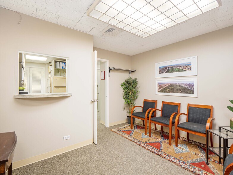 More Photos Of 30 Central Park S, New York Medical For Lease