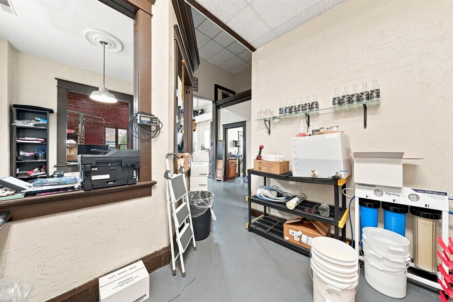 More Photos Of 68 W Maiden St, Washington Freestanding For Sale