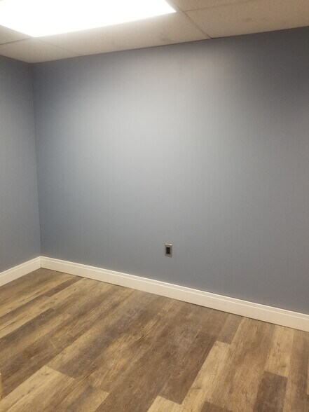 More Photos Of 4068 Mt Royal Blvd, Allison Park Medical For Lease