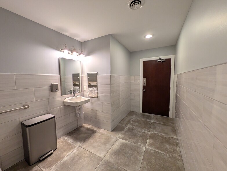 More Photos Of 320 E Broadway, Hopewell Office For Lease