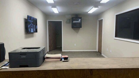 More Photos Of 395 Pugh Rd, Clinton Warehouse For Lease