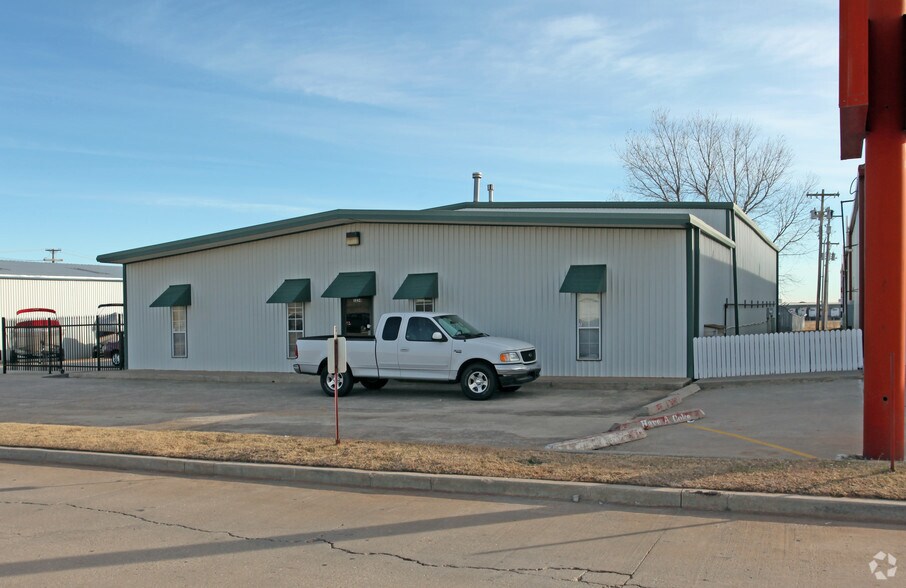 More Photos Of 3234 E I 240 Service Rd, Oklahoma City Service For Sale