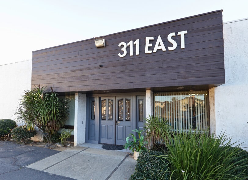 More Photos Of 311 E Washington Ave, Escondido Office For Lease