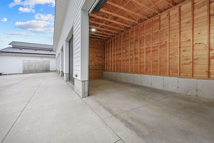 More Photos Of 3025 County Road Q, Nelsonville Specialty For Sale