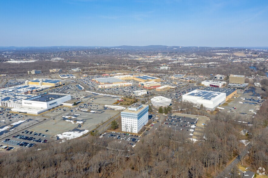 More Photos Of 65 Willowbrook Blvd, Wayne Office For Lease