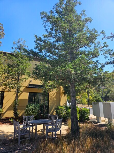 More Photos Of 4328-4330 Redwood Hwy, San Rafael Research And Development For Sale