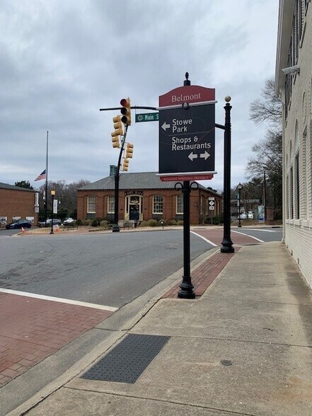 More Photos Of 85 E Catawba St, Belmont Office For Lease