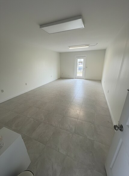 More Photos Of 3609 Wow Rd, Corpus Christi Warehouse For Lease