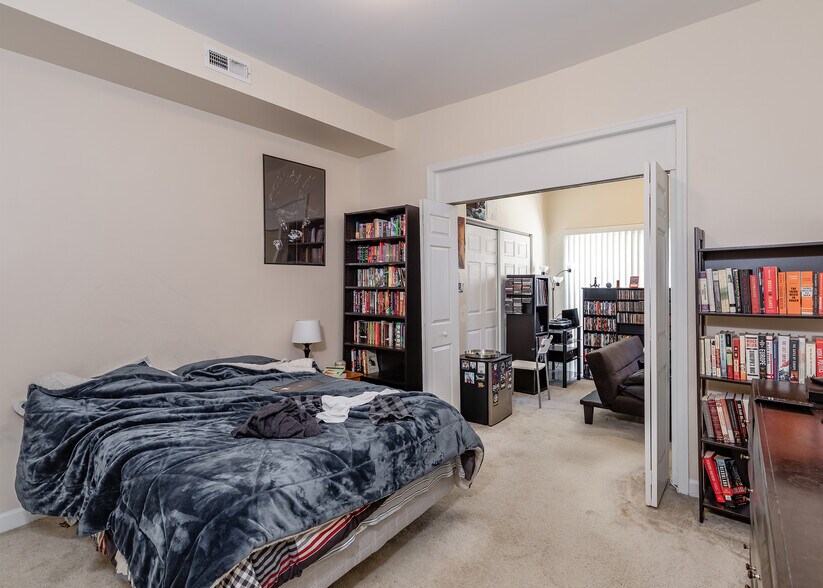 More Photos Of 2104 18th St NW, Washington Storefront Retail Residential For Lease