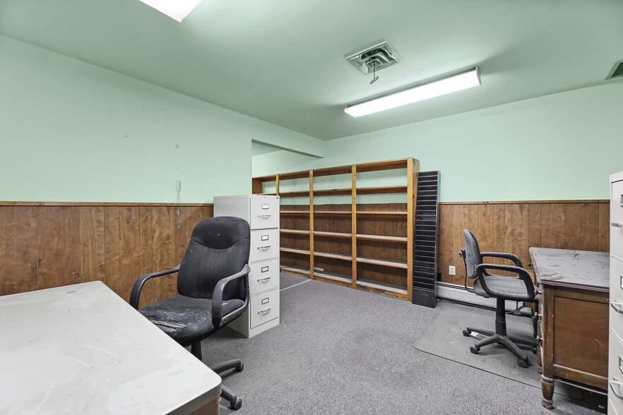 More Photos Of 1311 East St, Pittsfield Warehouse For Sale