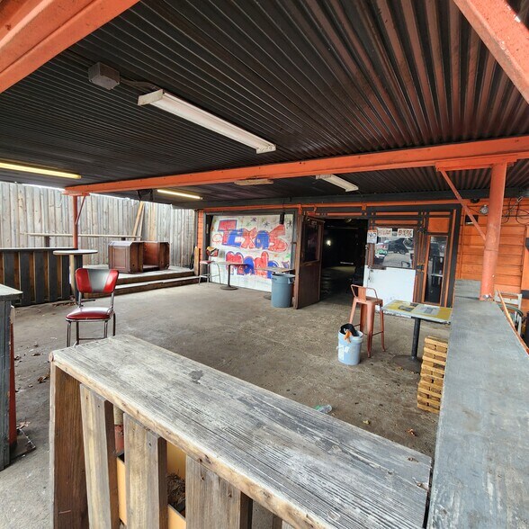 Primary Photo Of 6225 Greens Rd, Humble General Retail For Lease